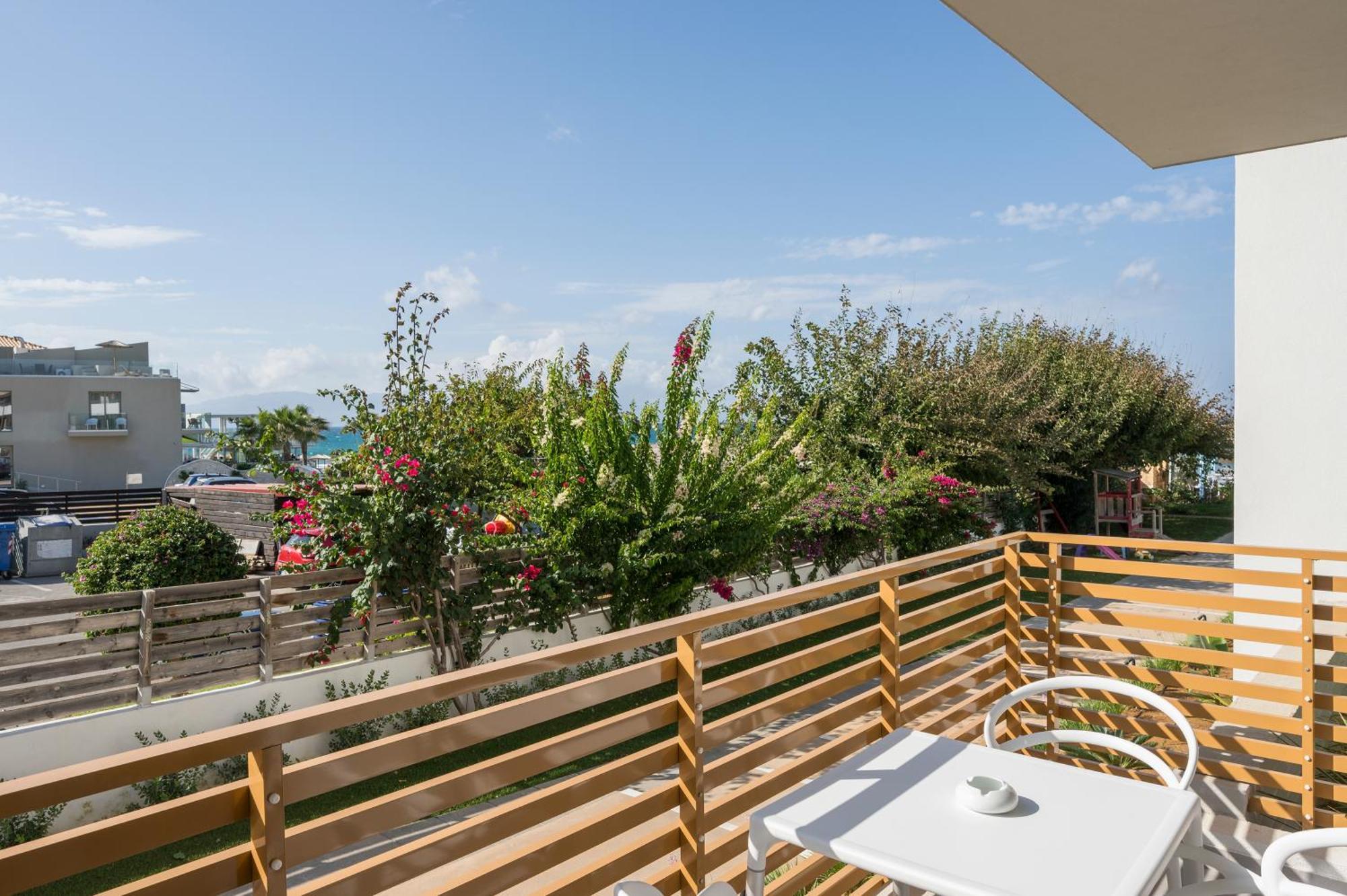 Ostrakon Suites Agia Marina Zewnętrze zdjęcie